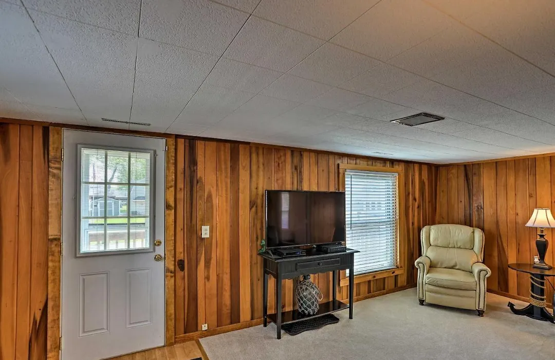 Home W/ Lake-View Deck By Camp Perry & Magee Marsh-1