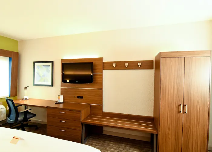 Holiday Inn Express & Suites -Catawba Island By Ihg